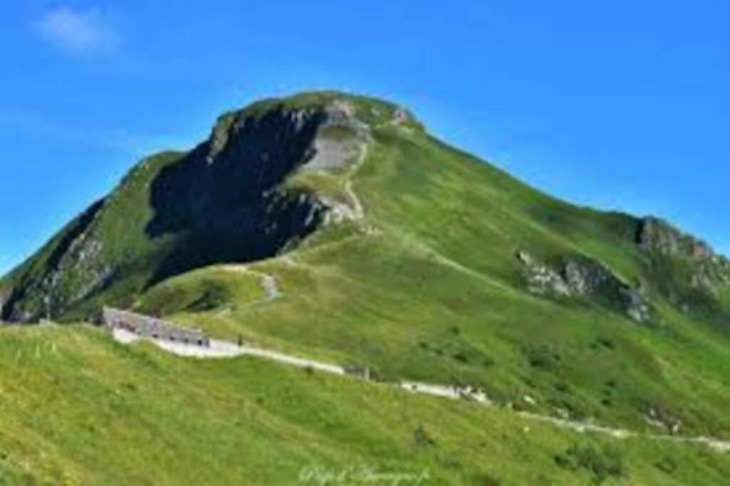 Joli A Murat Proche Du Lioran Cantal